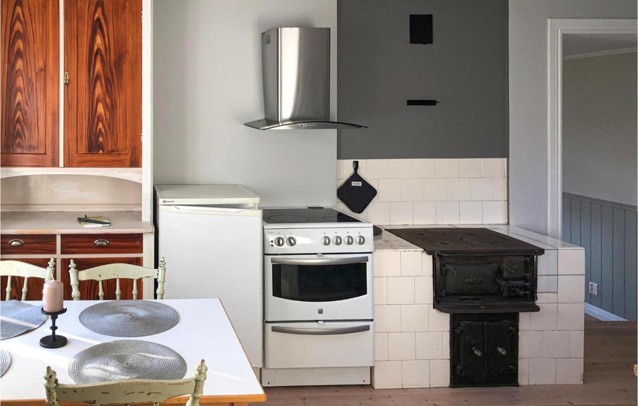 Cozy Home In Raettvik With Kitchen Luaran gambar