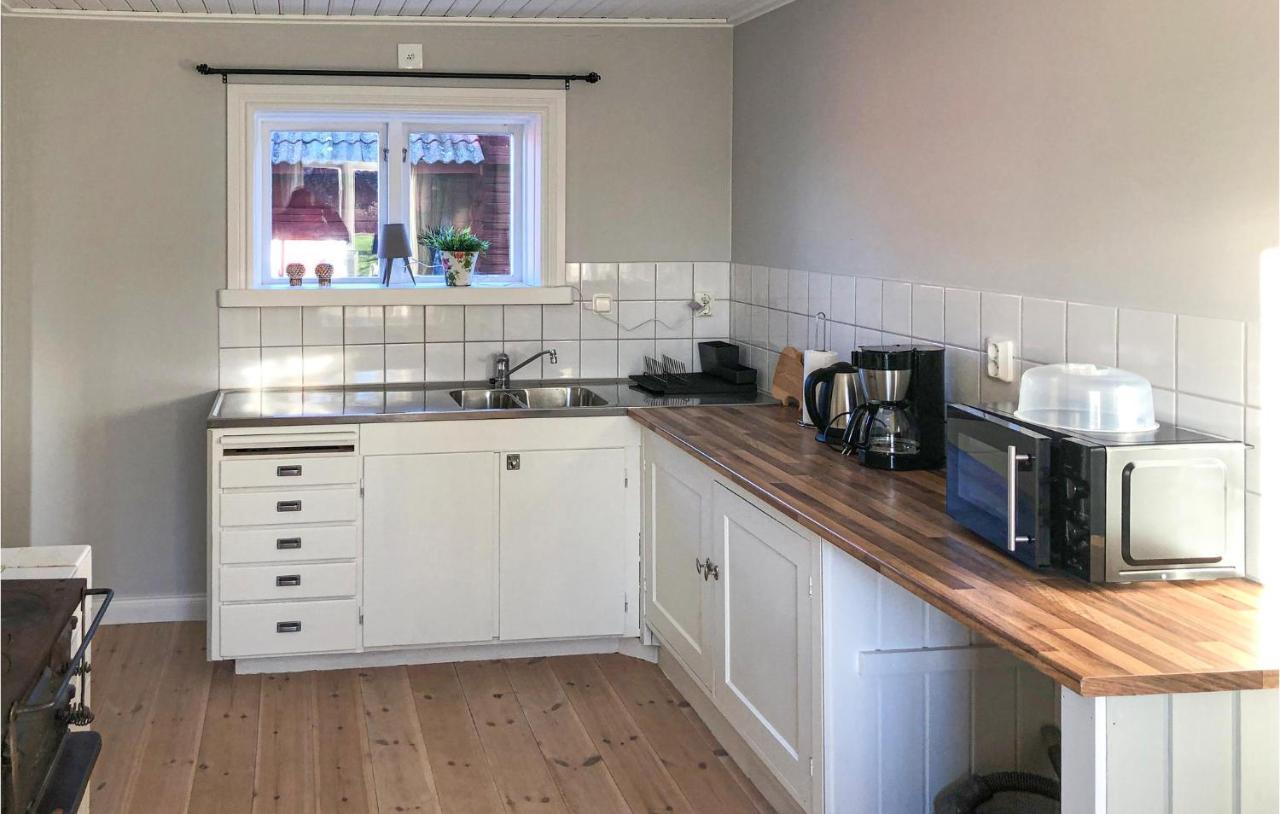 Cozy Home In Raettvik With Kitchen Luaran gambar